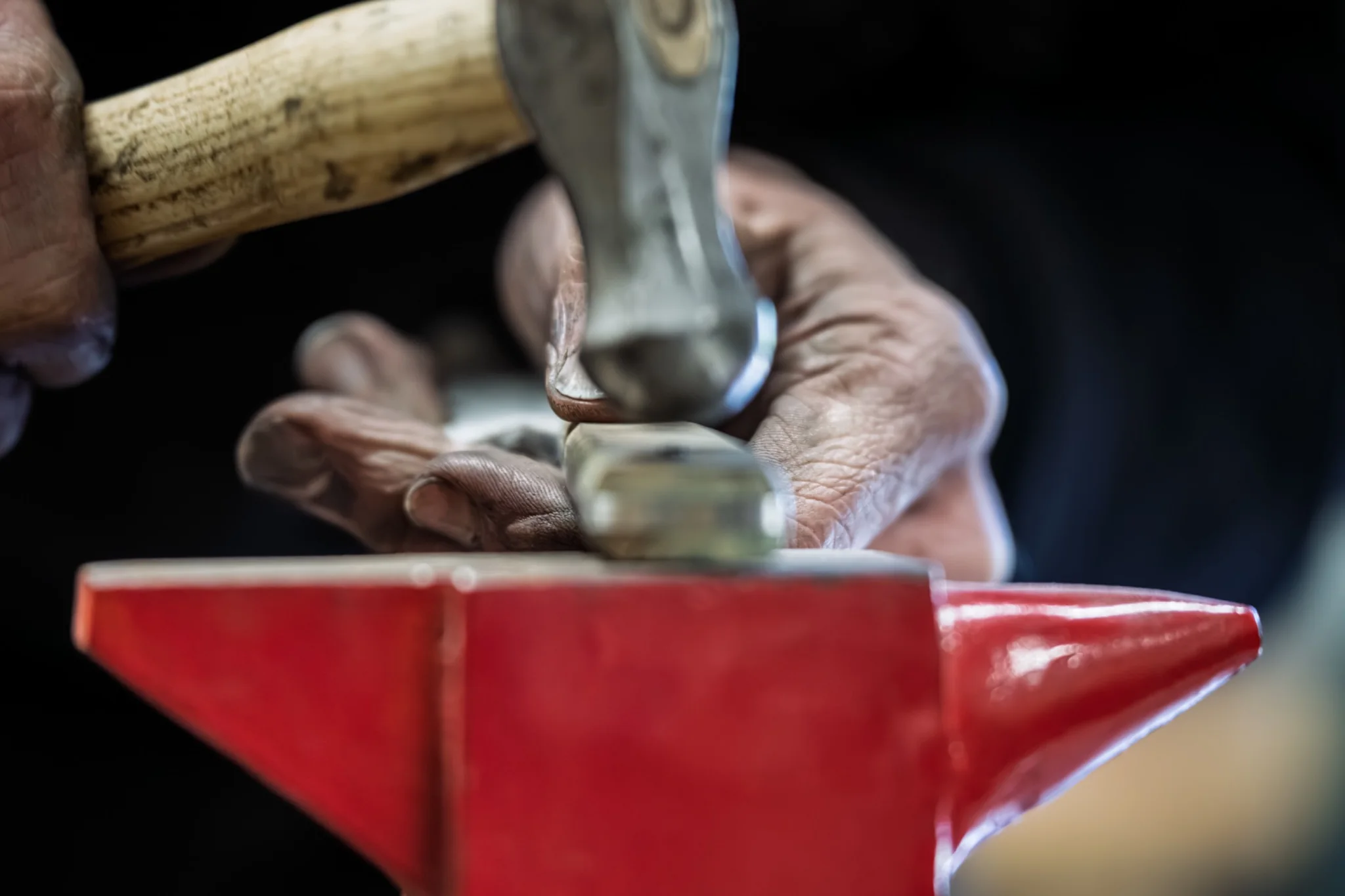 Geste et matière dans l’atelier de forge